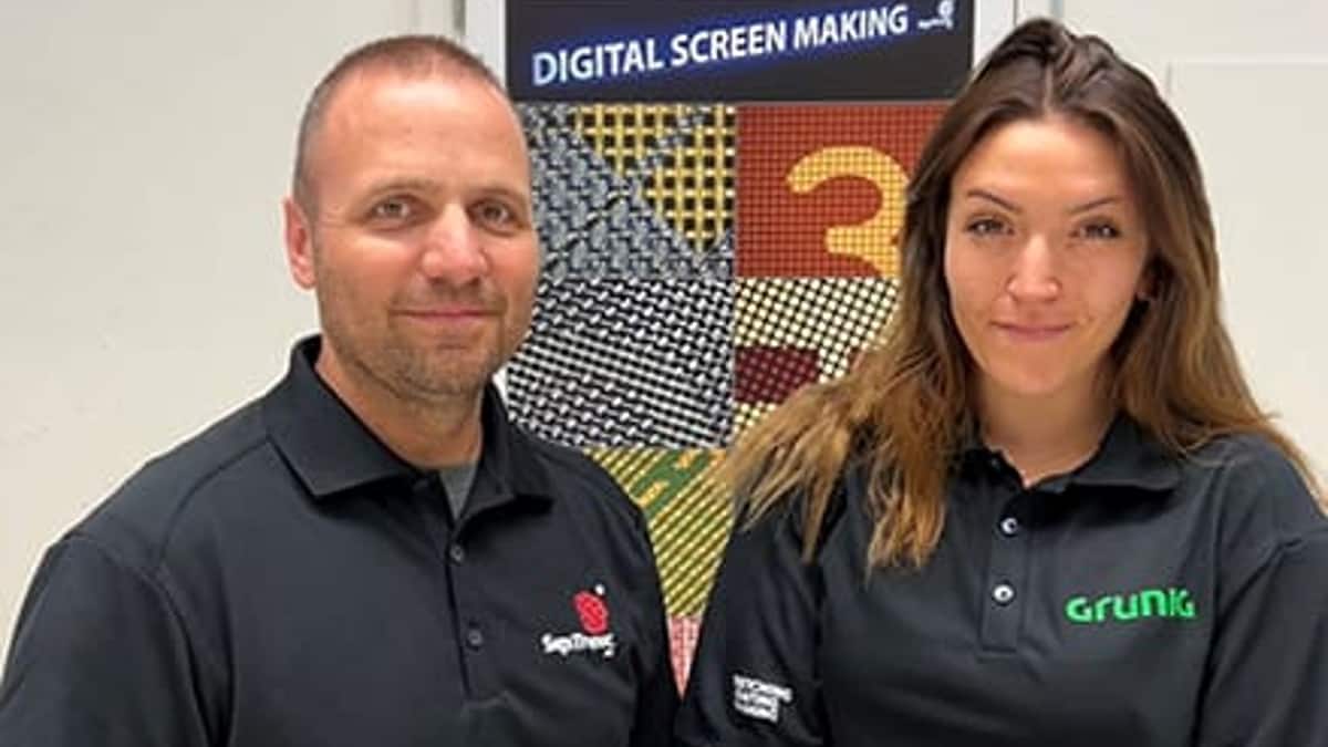 We stand for screen printing - We wear screen printing. We stand for screen printing - We wear screen printing.