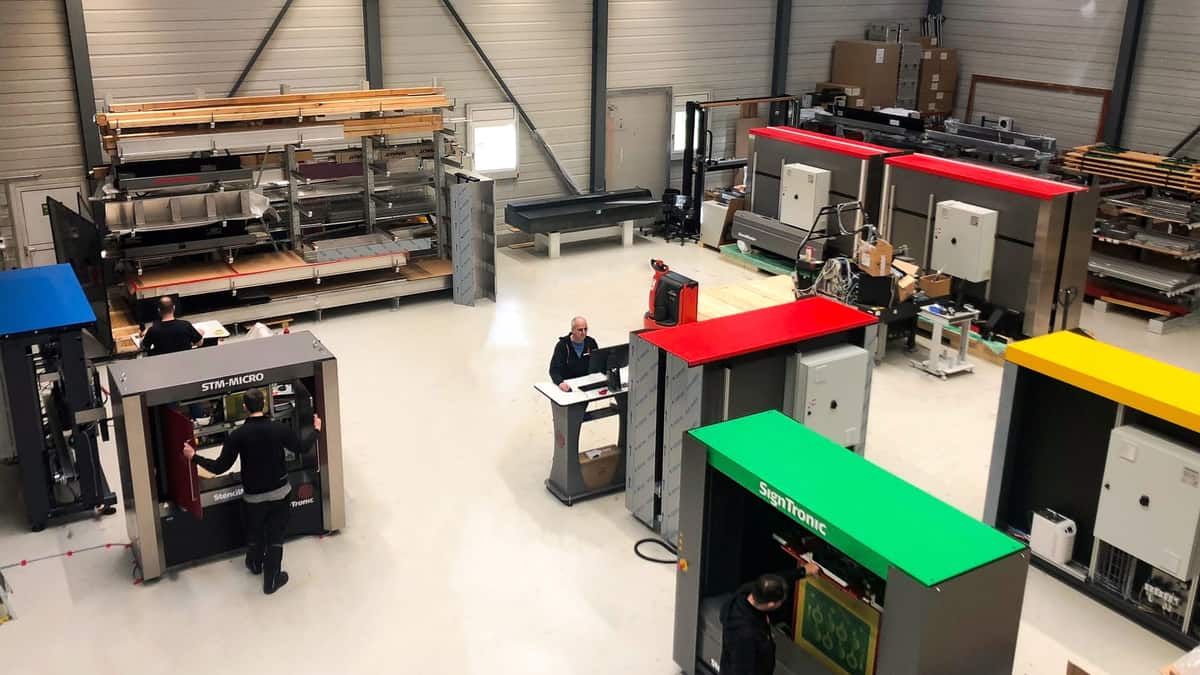 Busy production at SignTronic Busy production at SignTronic