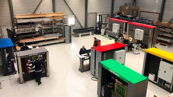 Busy production at SignTronic Busy production at SignTronic
